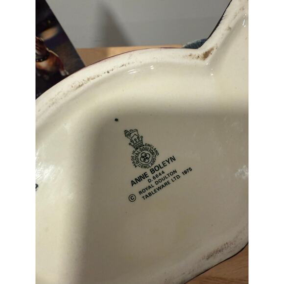 Royal Doulton Anne Boleyn Character Toby Jug Mug Made in England D6644 1975 JL - Picture 8 of 12